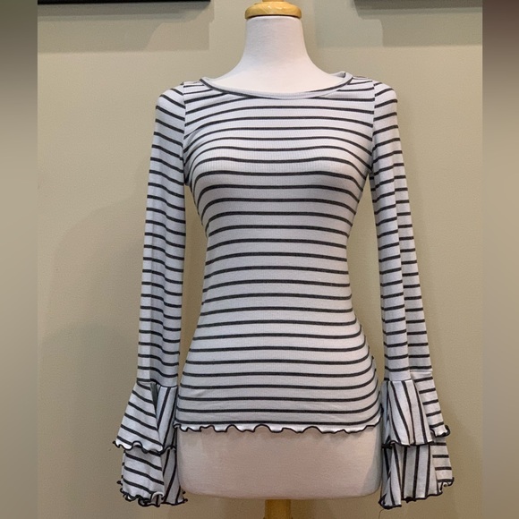 We the Free |Size Small Striped Ruffled Sleeved Top - Picture 3 of 8